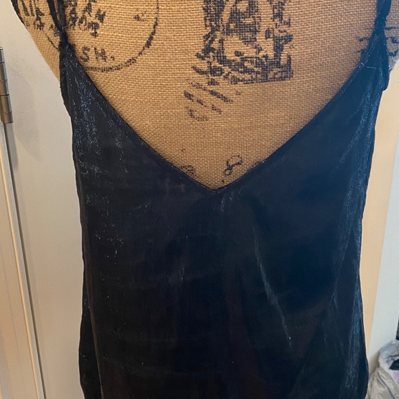 Frame Velvet Cami in Noir - NWOT - Never worn - Picture 5 of 8